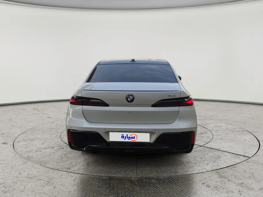 2023 BMW 7 Series 740 i 