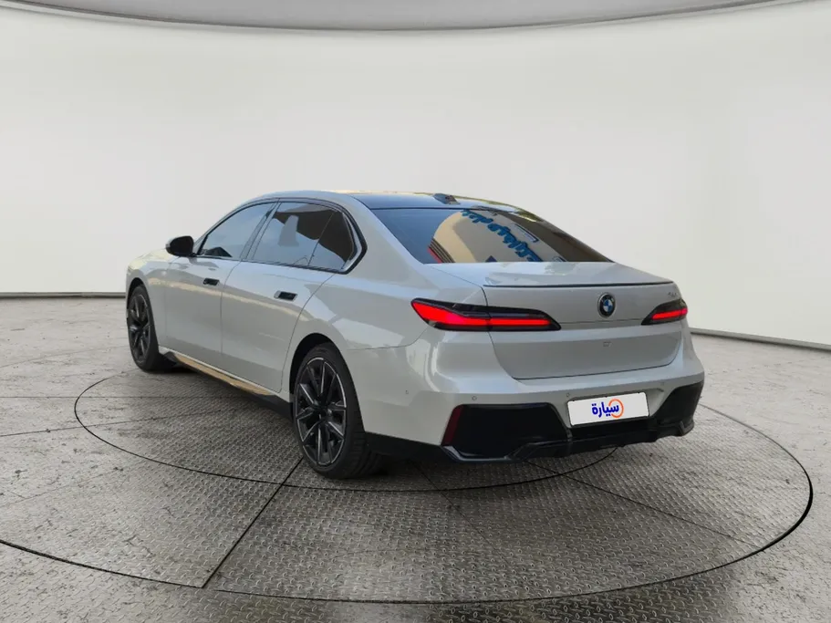 2023 BMW 7 Series 740 i 