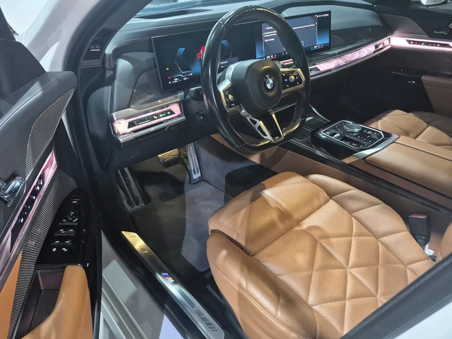 2023 BMW 7 Series 740 i 