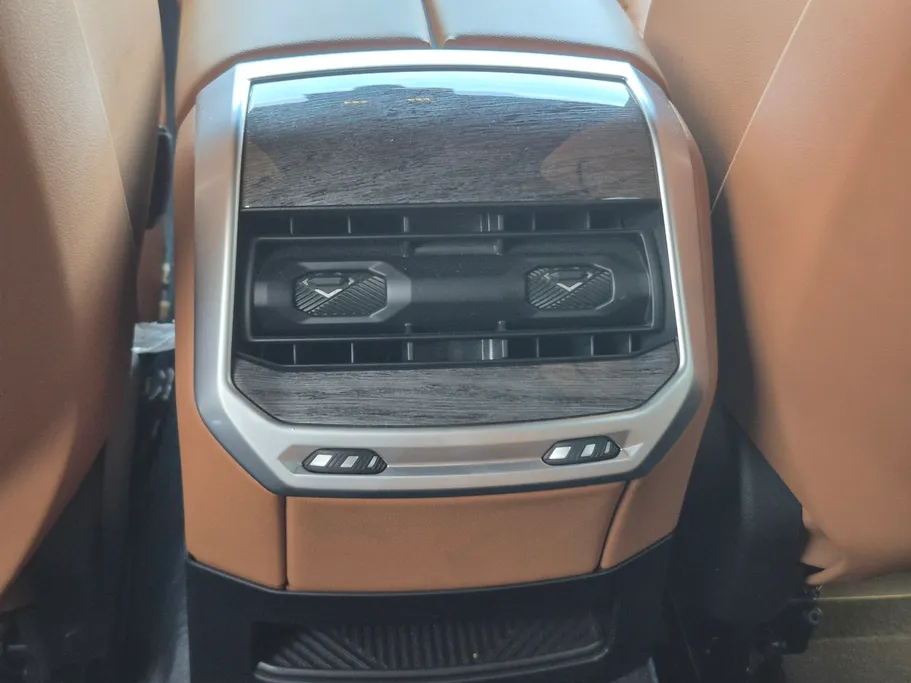 2023 BMW 7 Series 740 i 