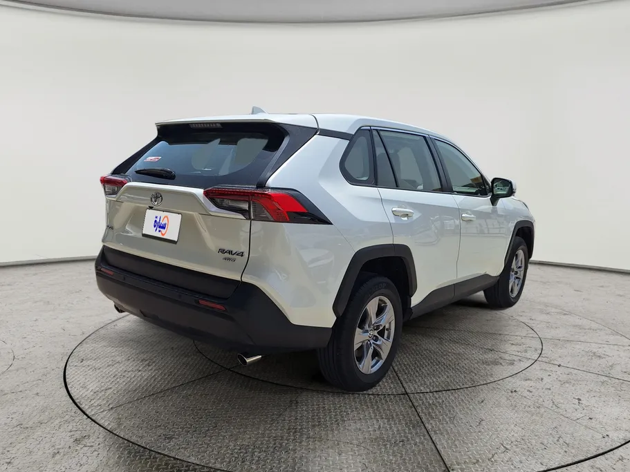 تويوتا راف فور LE 2022 