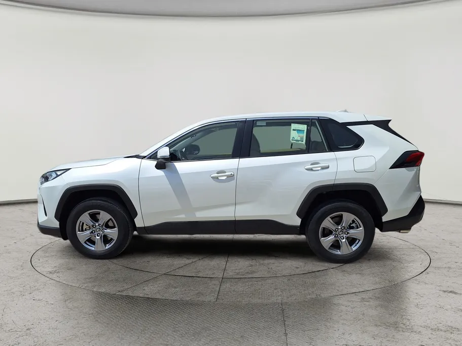 تويوتا راف فور LE 2022 