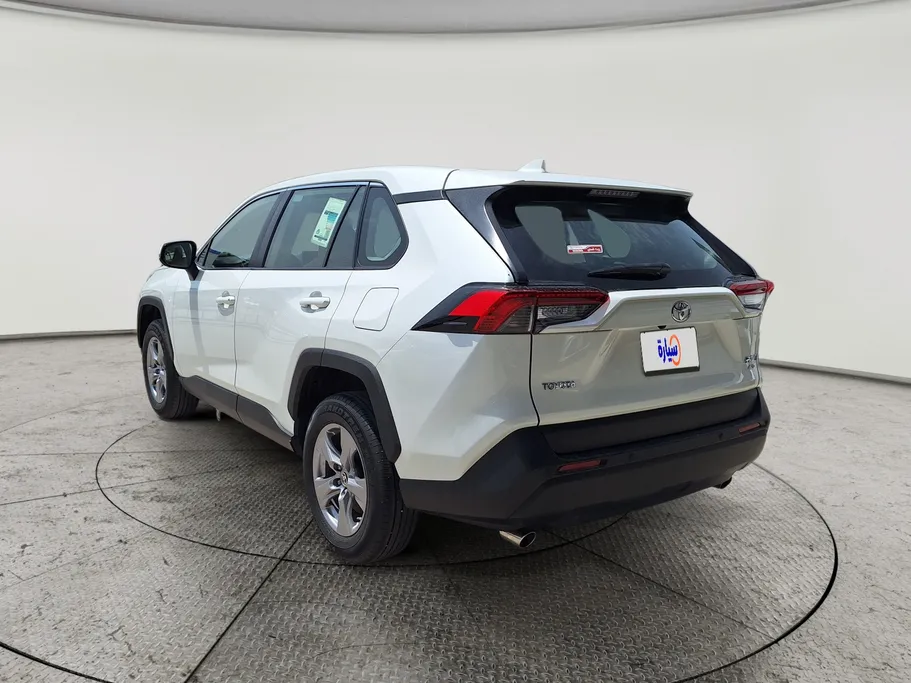 تويوتا راف فور LE 2022 