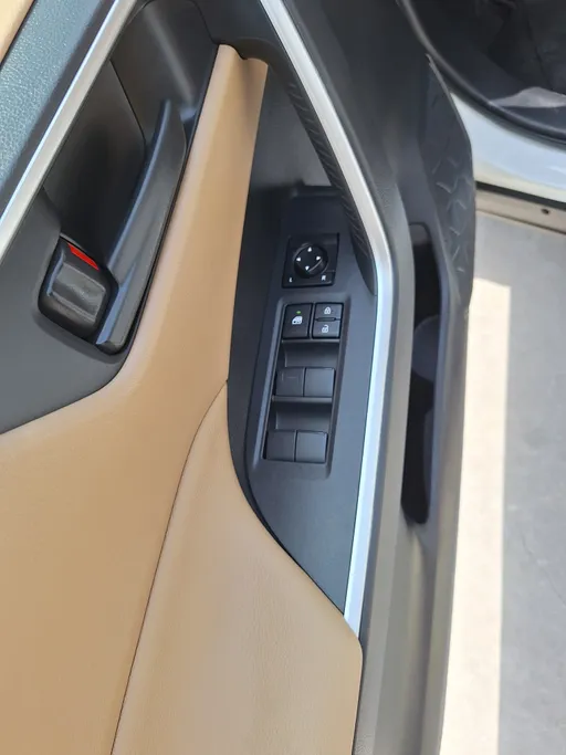 تويوتا راف فور LE 2022 