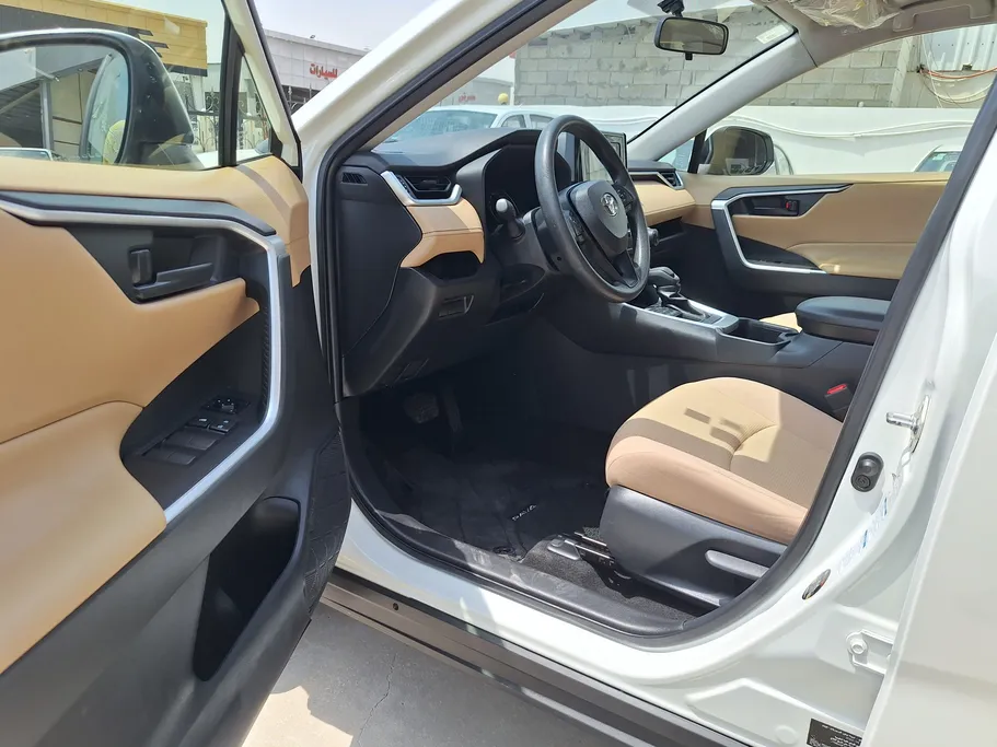 تويوتا راف فور LE 2022 