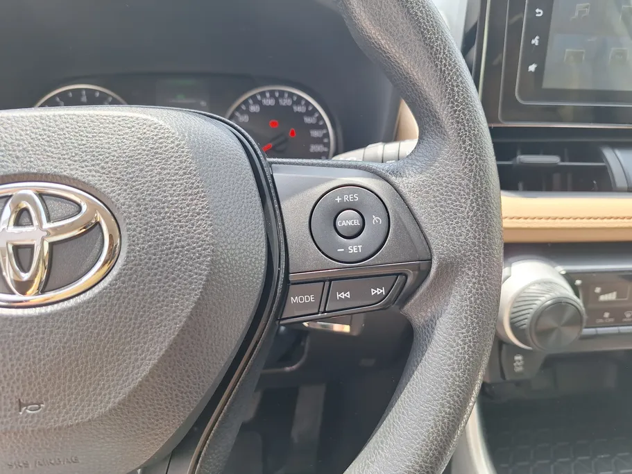 تويوتا راف فور LE 2022 