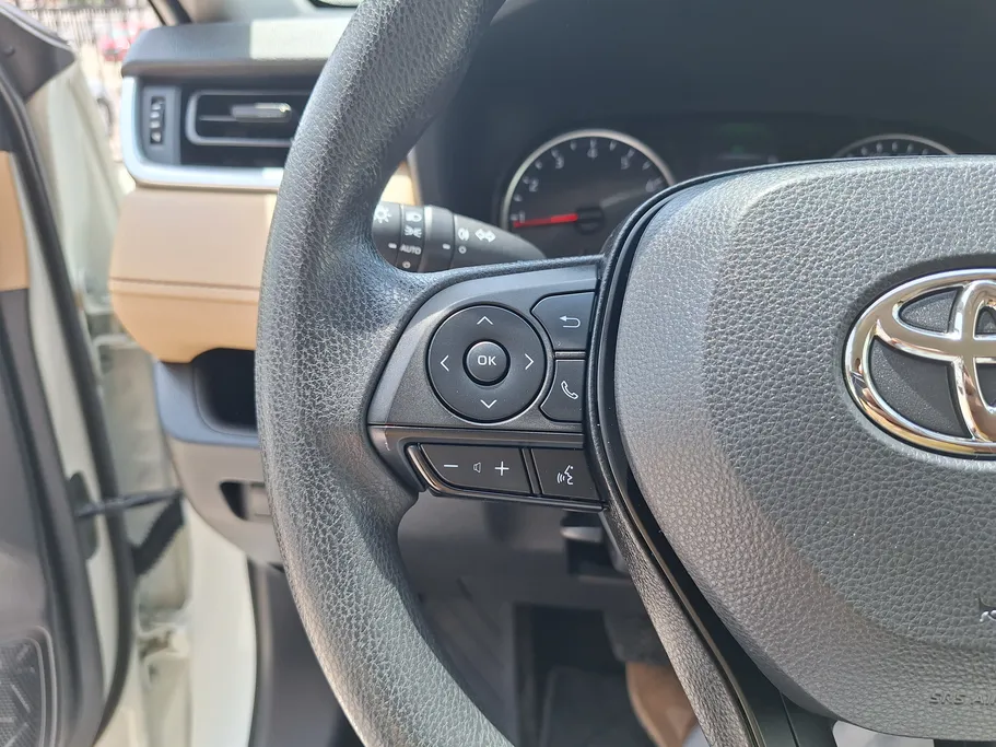 تويوتا راف فور LE 2022 