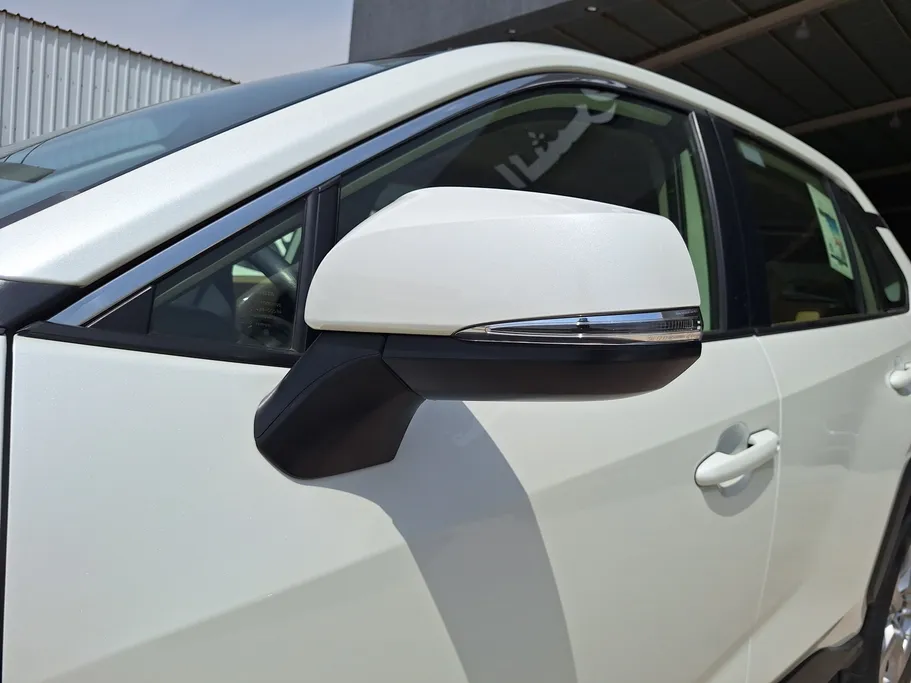 تويوتا راف فور LE 2022 