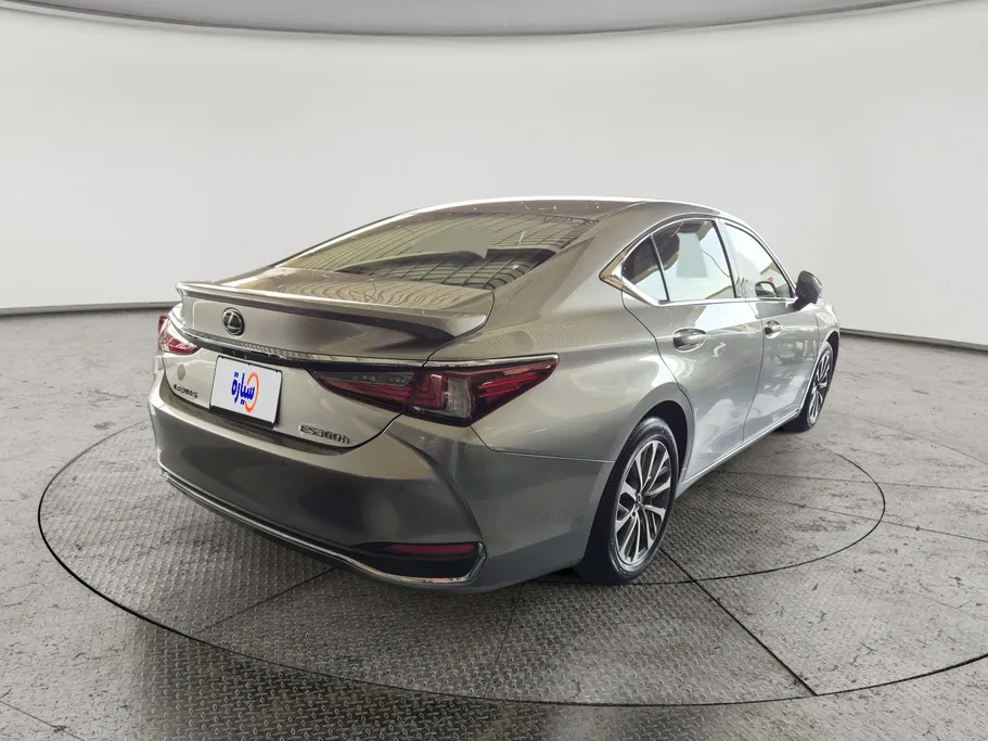 2023 Lexus ES 300 H 