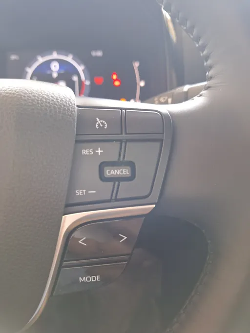 تويوتا كامري LE 2025 