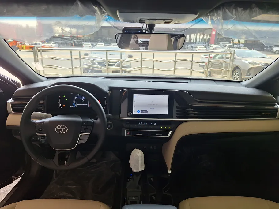 تويوتا كامري LE 2025 