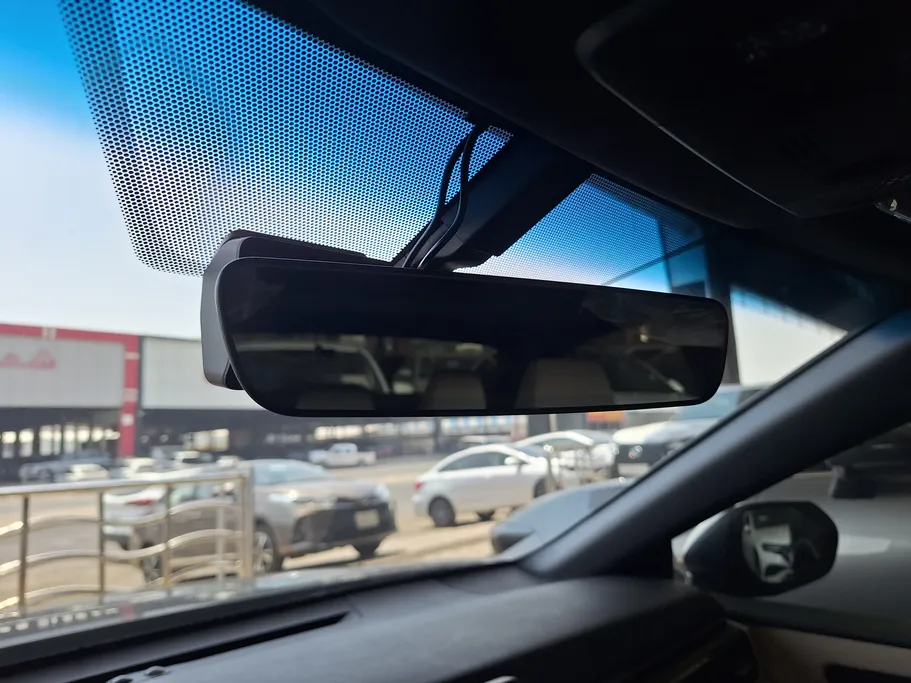 تويوتا كامري LE 2025 