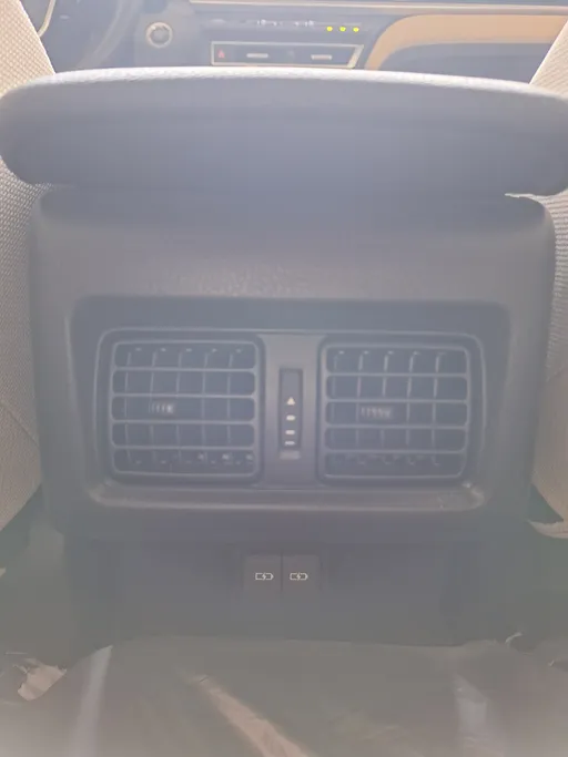 تويوتا كامري LE 2025 