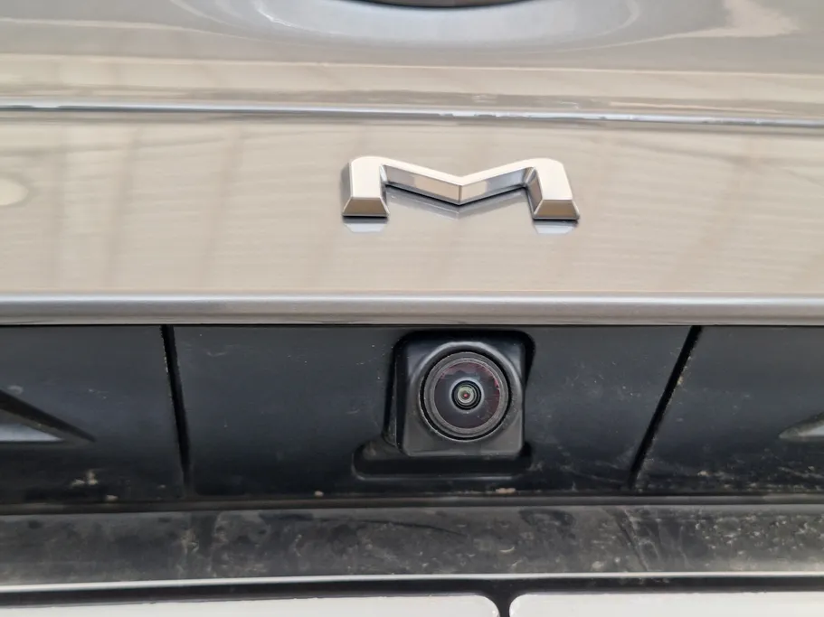 تويوتا كامري LE 2025 