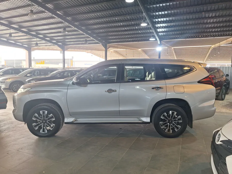 ميتسوبيشي  مونتيرو سبورت GLS-ML 2022 
