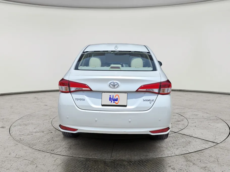 تويوتا يارس Y 2022 