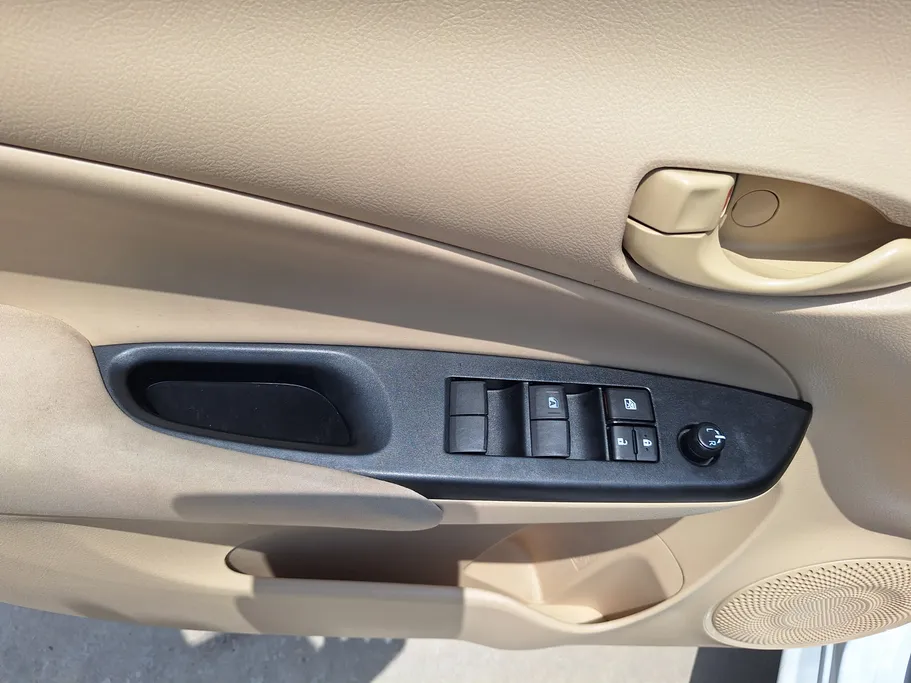 تويوتا يارس Y 2022 