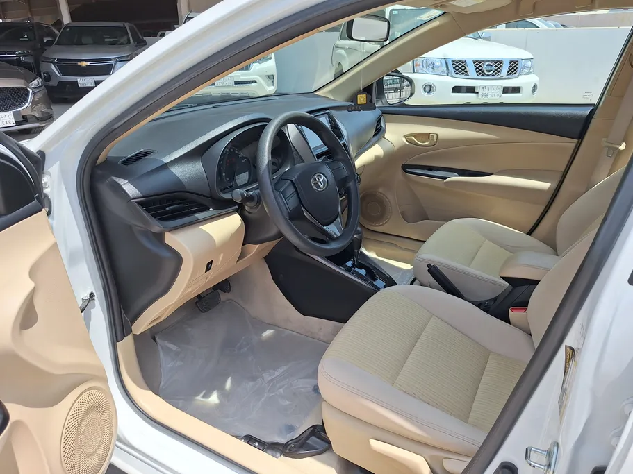 تويوتا يارس Y 2022 