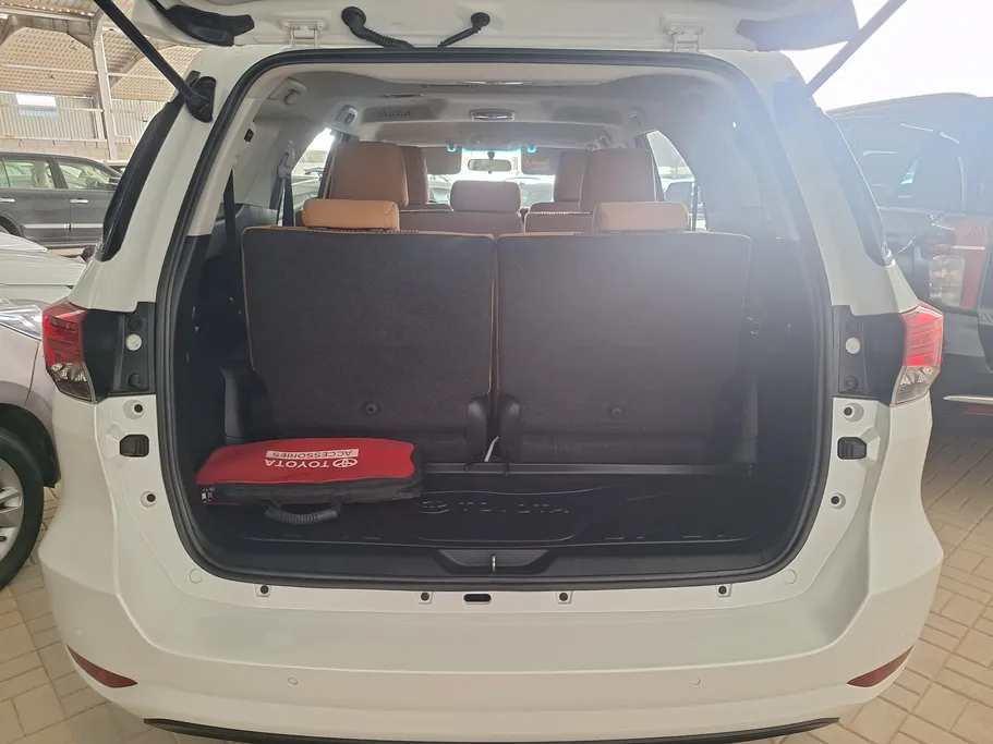 2023 Toyota Fortuner VX 