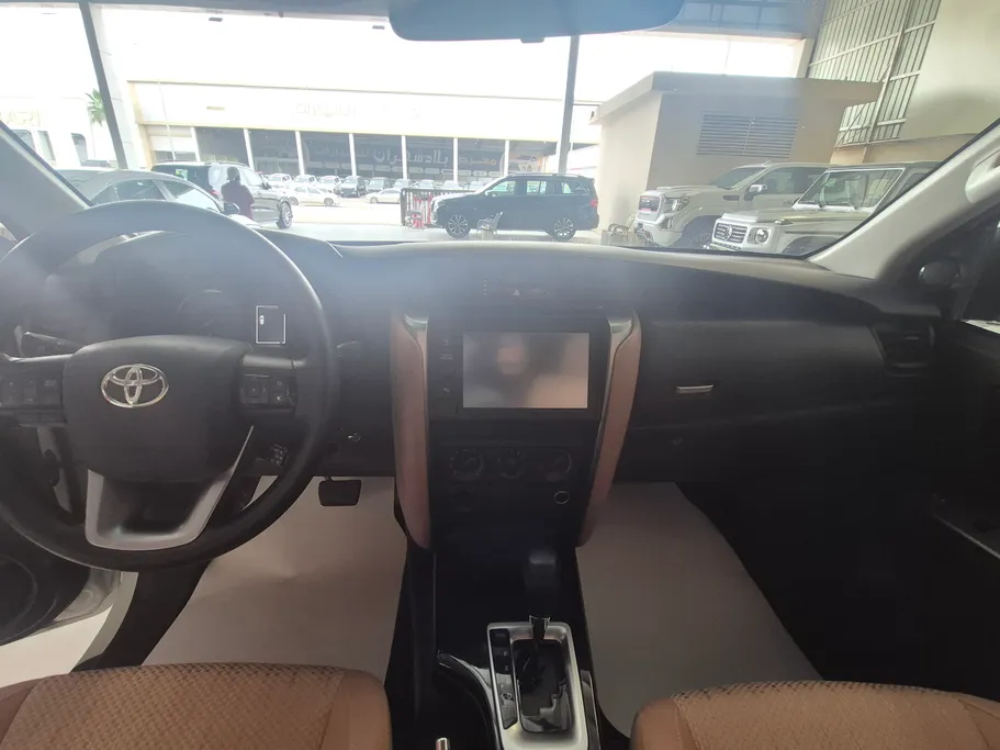 تويوتا فورتشنر GX 2022 