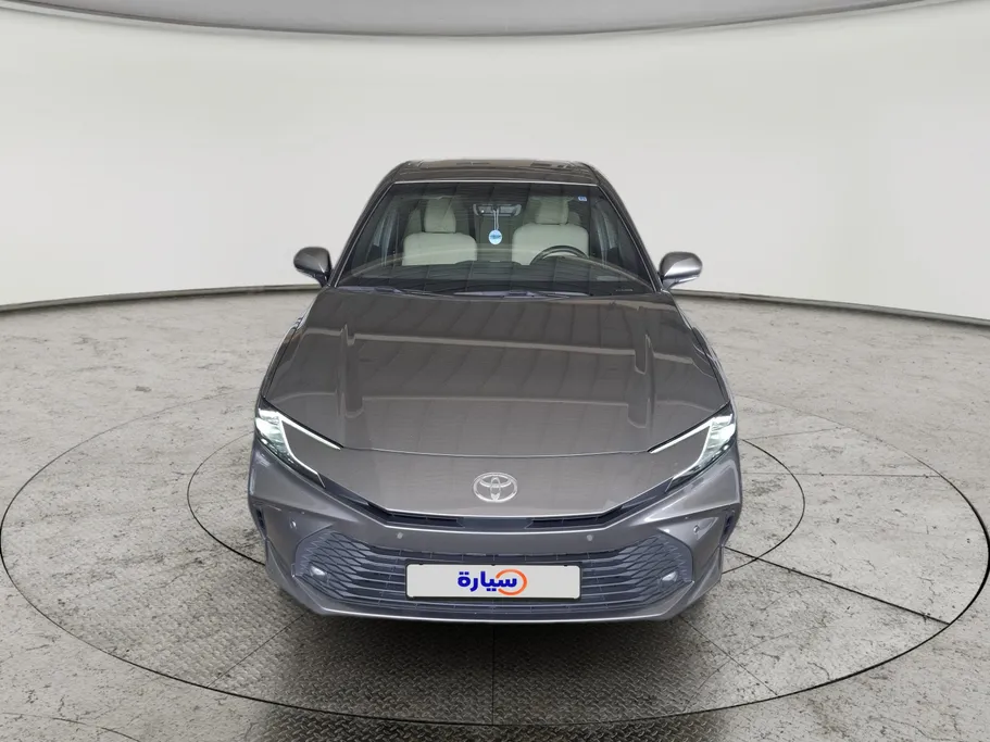 تويوتا كامري LE 2025 