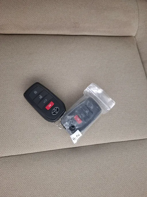 تويوتا كامري LE 2025 