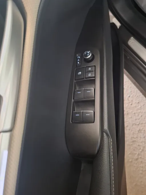 تويوتا كامري LE 2025 