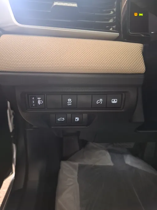 تويوتا كامري LE 2025 