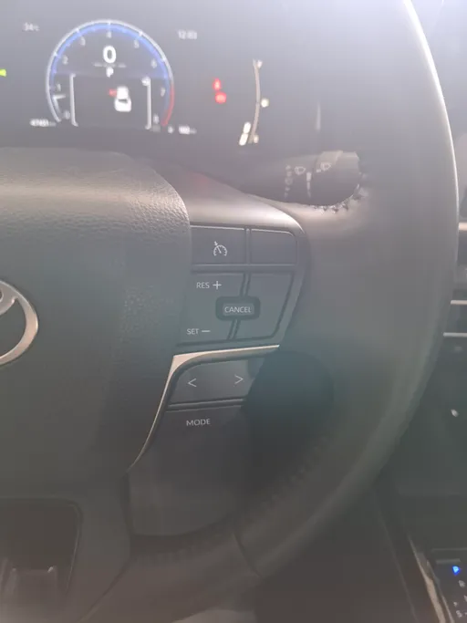 تويوتا كامري LE 2025 