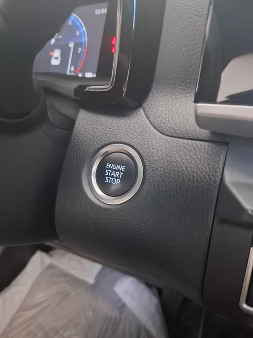 تويوتا كامري LE 2025 