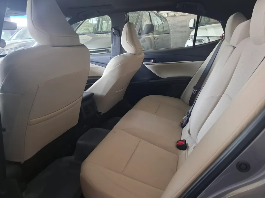 تويوتا كامري LE 2025 