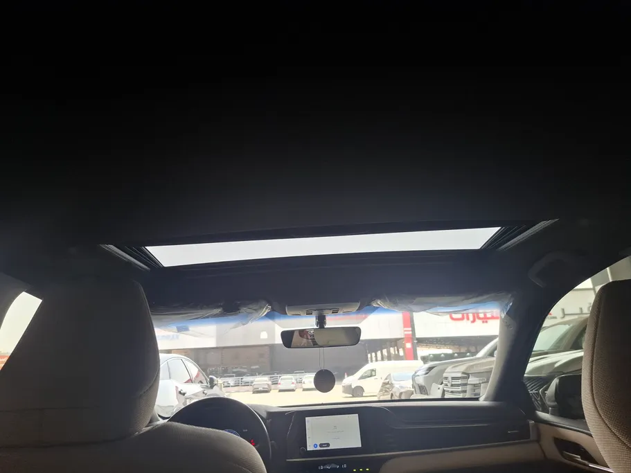 تويوتا كامري LE 2025 