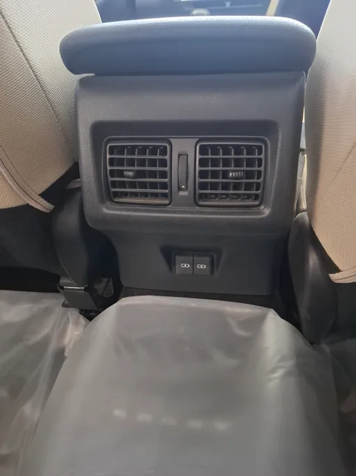 تويوتا كامري LE 2025 