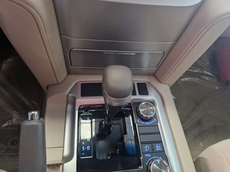 تويوتا لاندكروزر GXR2 2021 