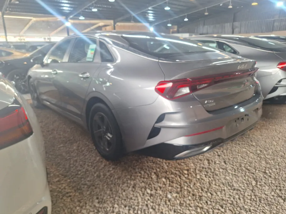 2022 Kia K5 LX 