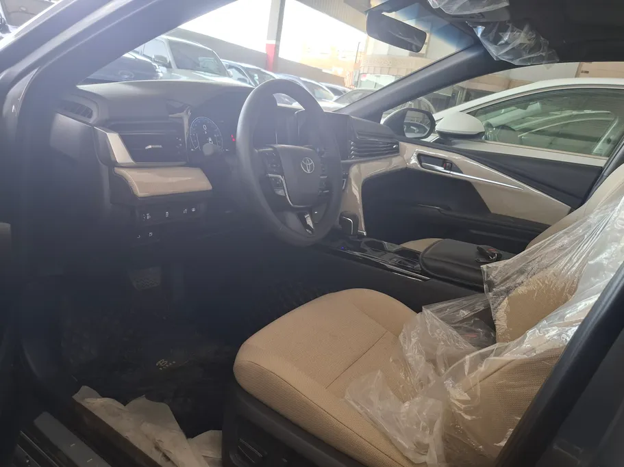 تويوتا كامري LE 2025 