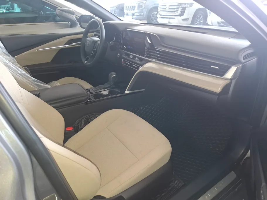 تويوتا كامري LE 2025 