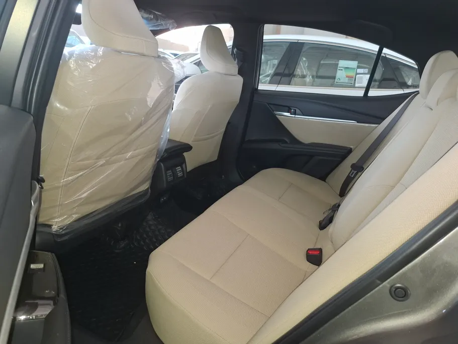 تويوتا كامري LE 2025 