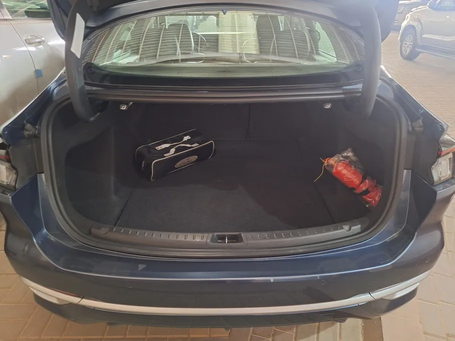 2024 Ford Taurus Trend 