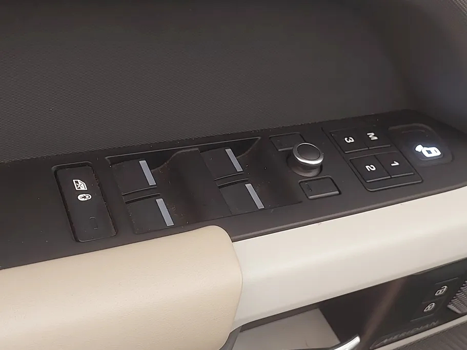 لاند روفر ديفندر 110X 2020 