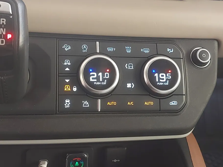 لاند روفر ديفندر 110X 2020 