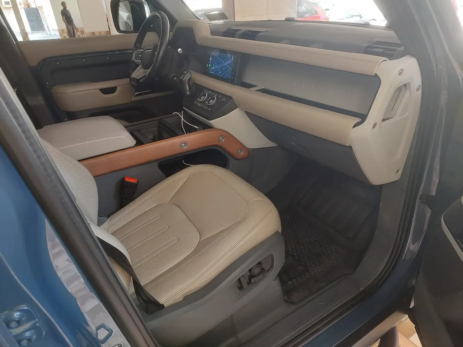 لاند روفر ديفندر 110X 2020 