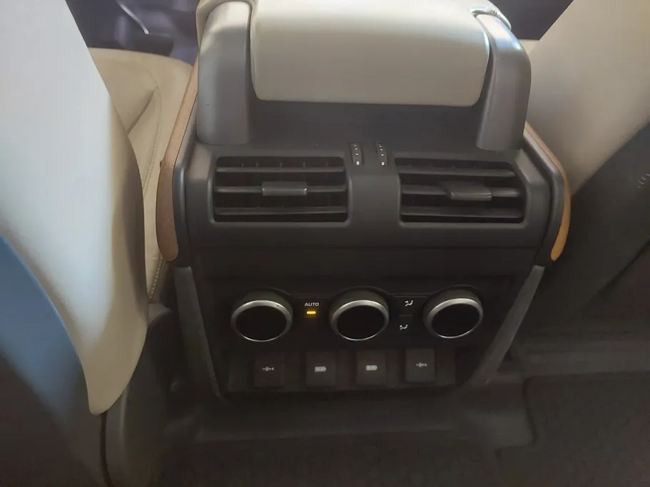 لاند روفر ديفندر 110X 2020 