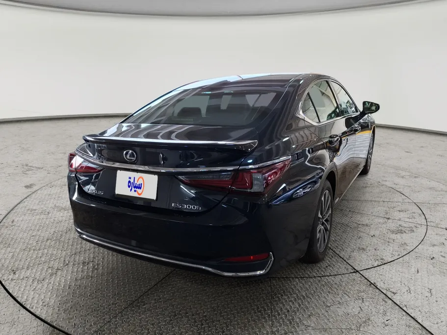 2022 Lexus ES 300 H 