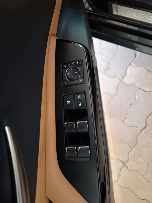 لكزس ES 300 H 2022 