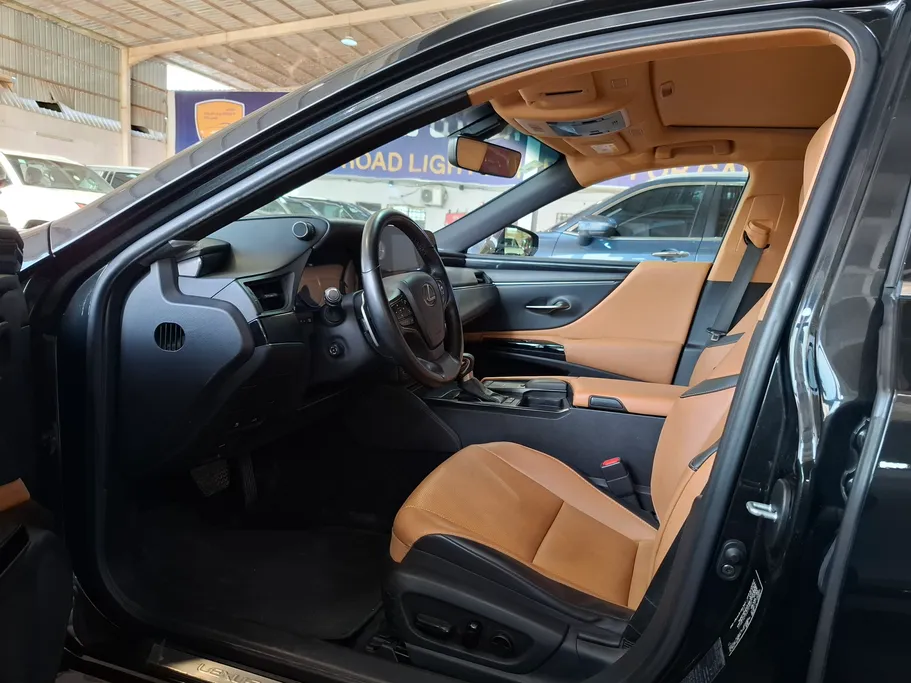 لكزس ES 300 H 2022 