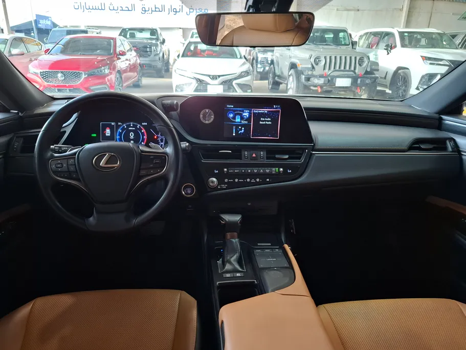 لكزس ES 300 H 2022 