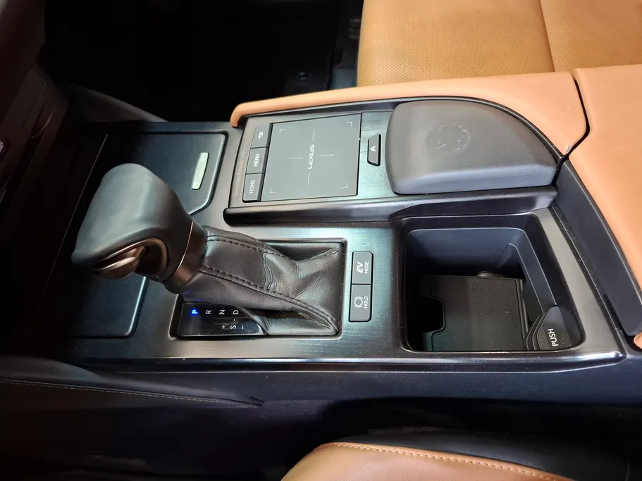 لكزس ES 300 H 2022 