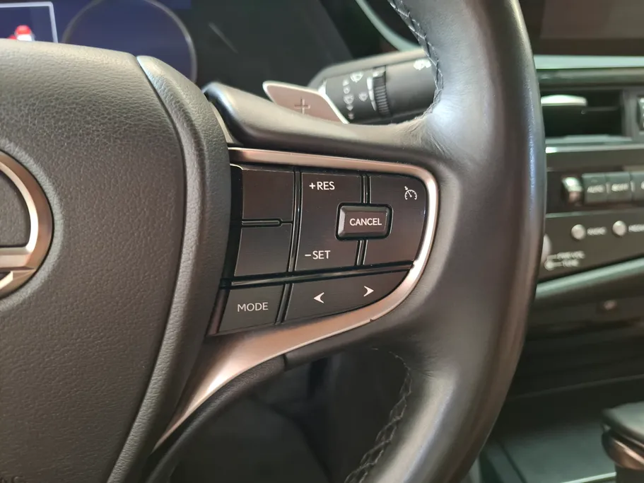 لكزس ES 300 H 2022 