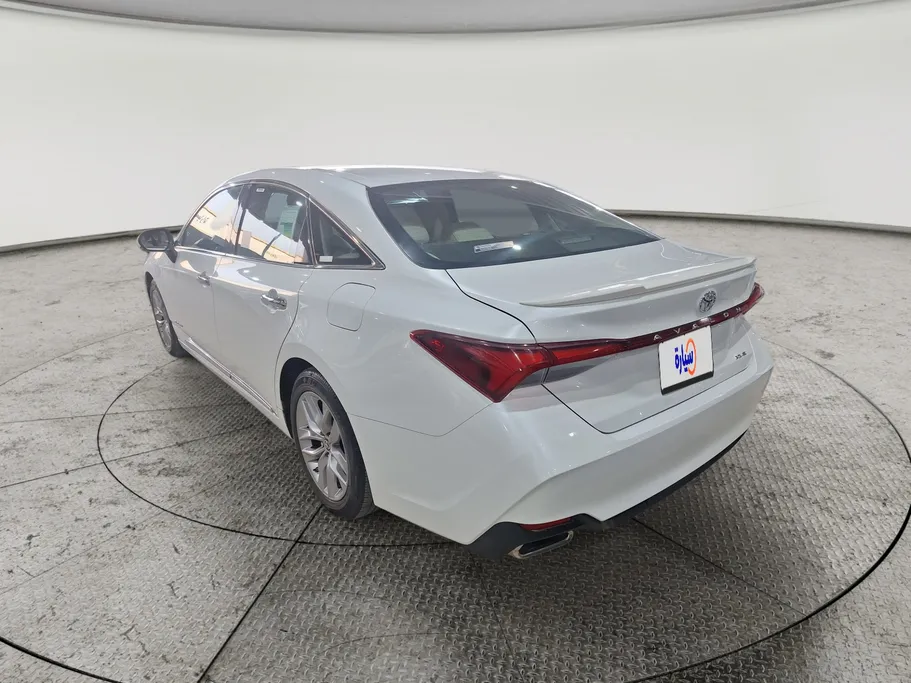2022 Toyota Avalon XLE 